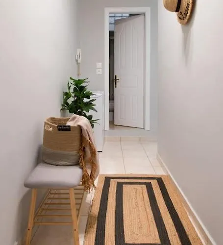 Virginia's Luxury 2 *