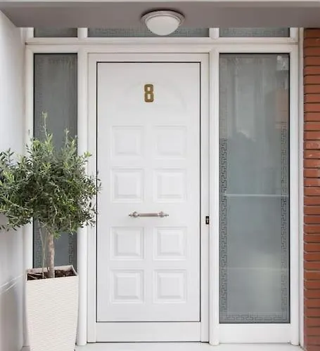 Virginia's Luxury 2 Apartament *